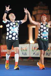 BIB: 422, 40283
                            <button type="button" onclick="openModal(19758938)" class="btn btn-primary btn-sm float-right btn-popup" data-toggle="modal" data-target=".modal-high-quality">
                        <i class="fas fa-shopping-cart"></i> Add to Cart
                    </button>
                                            <button type="button" onclick="isThisMe(19758938, true)" class="btn btn-success btn-sm float-right btn-popup btn-isme hidden" data-toggle="tooltip" data-placement="bottom" title="นี่คือรูปของคุณใช่ไหม คลิกที่นี่เพื่อเอาเข้าอัลบั้ม">
                        <i class="fas fa-plus"></i> Add to album
                    </button>
                    <button type="button" onclick="isThisMe(19758938, false)" class="btn btn-warning btn-sm float-right btn-popup btn-isnotme hidden">
                        <i class="fas fa-ban"></i> Remove from album
                    </button>